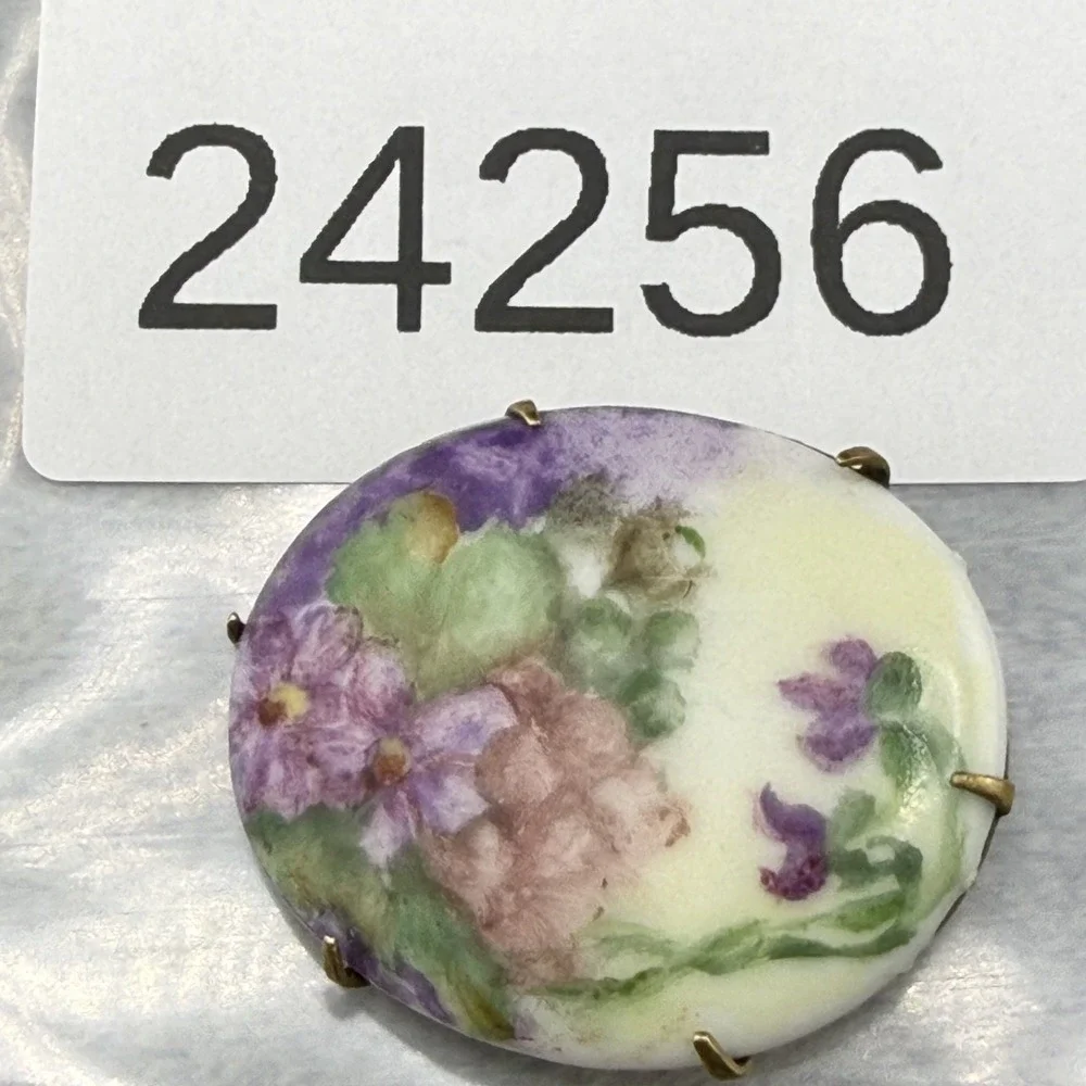 Vintage Victorian Brooch‎ Porcelain Flower Hand Painted